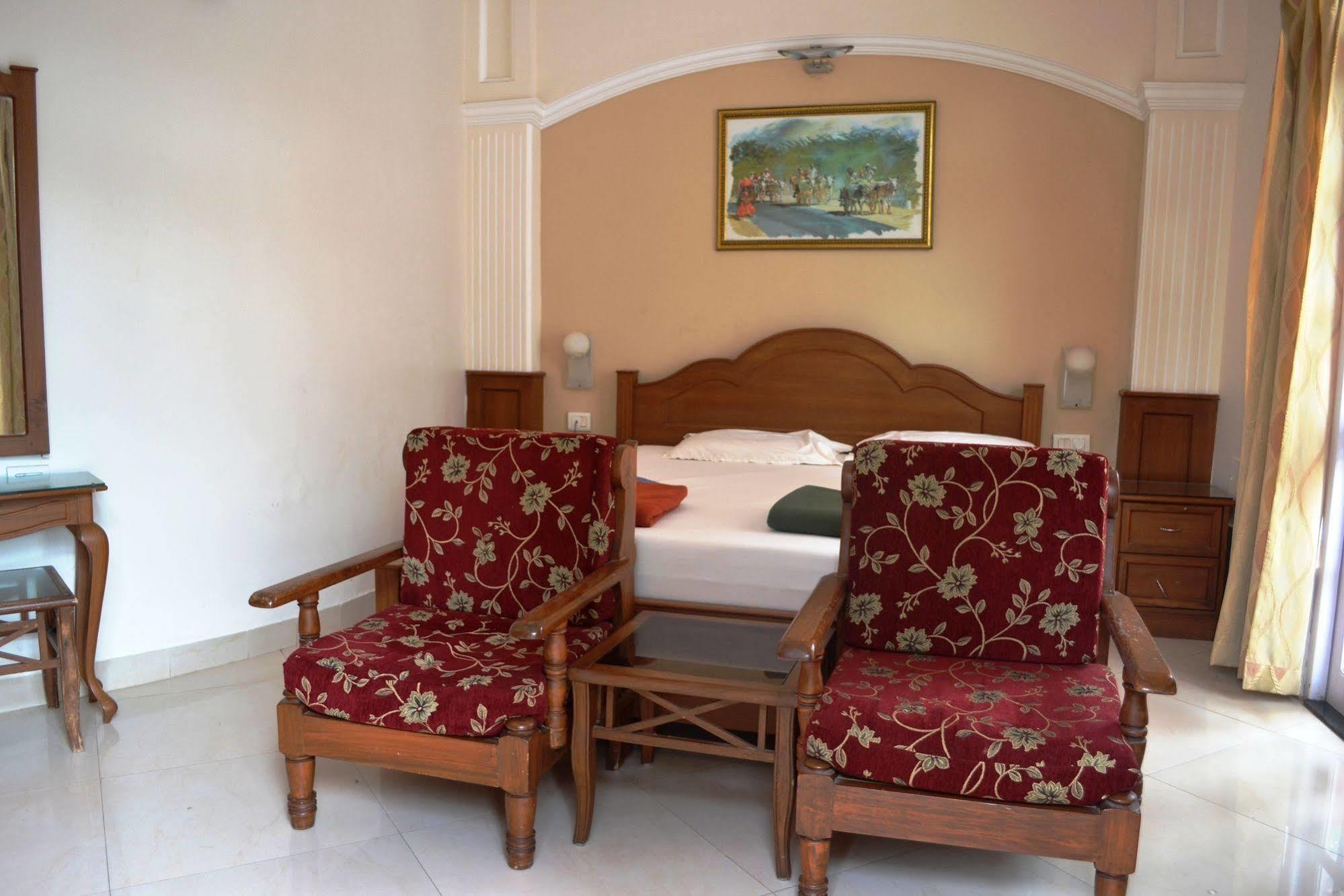 Resort Sunset Candolim